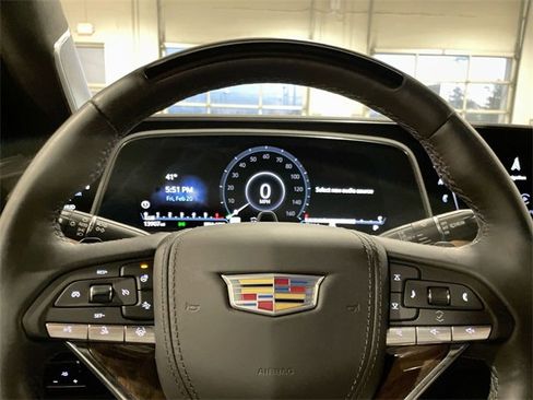 Certified 2024 Cadillac Escalade ESV Premium Luxury Platinum image 17
