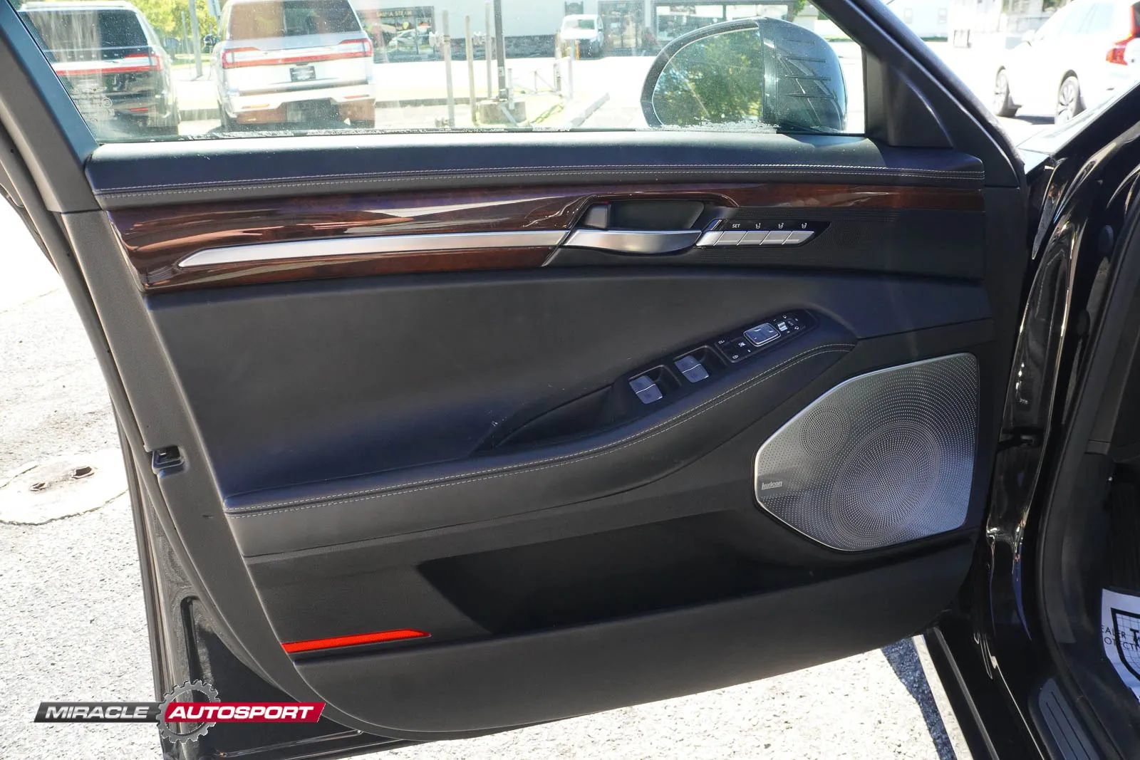 Used 2019 Genesis G90 3.3T Premium AWD/4WD image 15