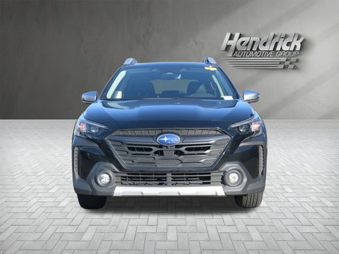 Used 2023 Subaru Outback Touring image 3