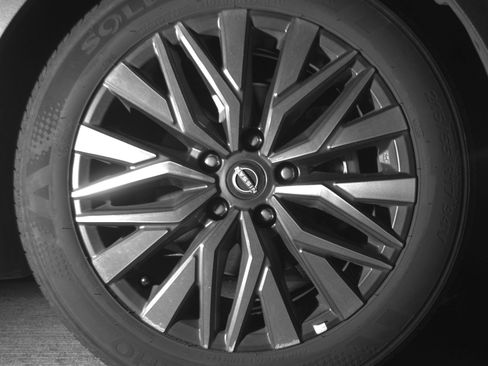 Used 2025 Nissan Altima 2.5 SV FWD image 13