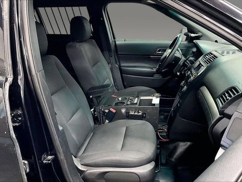 Used 2017 Ford Explorer 4WD Police Interceptor image 4