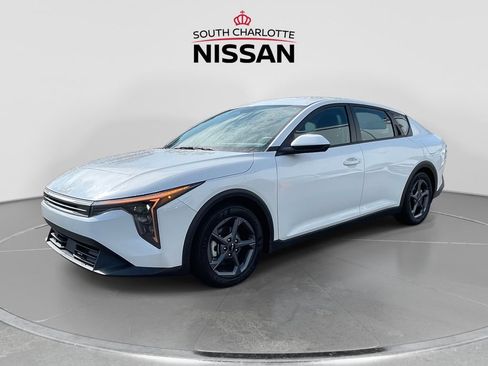 Used 2025 Kia K4 FWD image 3