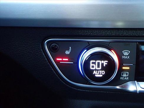 Used 2023 Audi Q5 e Premium Plus image 21