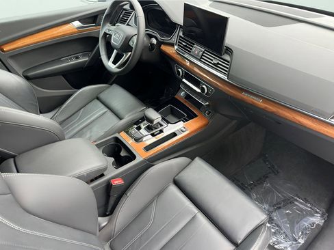 Used 2023 Audi Q5 e Premium w/ Convenience Package AWD/4WD image 31