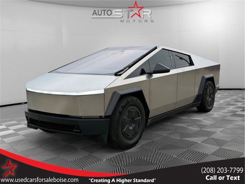 Used 2025 Tesla Cybertruck AWD Crew Cab image 1