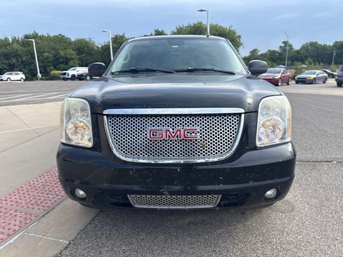 Used 2007 GMC Yukon Denali AWD/4WD image 2