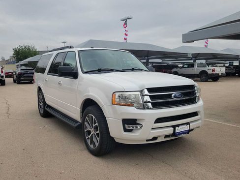 Used 2017 Ford Expedition EL XLT w/ Equipment Group 202A RWD image 2