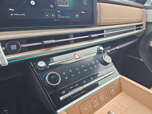 Used 2025 Hyundai Santa Fe Limited w/ Tow & Go Package image 29