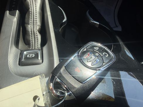 Used 2025 Buick Envista Sport Touring w/ Convenience I Package FWD image 41