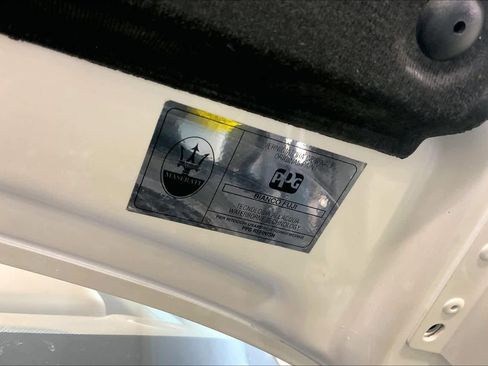 Used 2013 Maserati GranTurismo Sport image 31