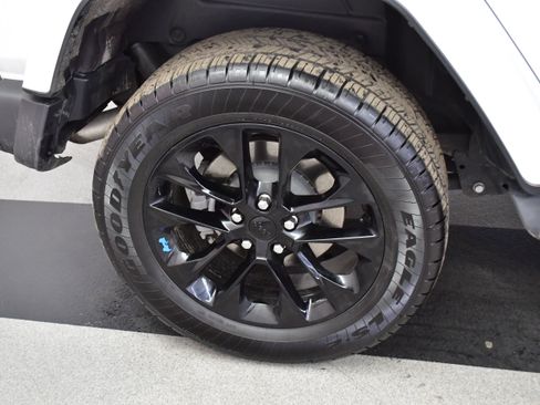 Used 2022 Jeep Wrangler Unlimited Sahara w/ Cold Weather Group image 58