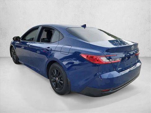 Used 2025 Toyota Camry LE w/ Convenience Package image 7