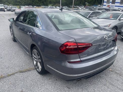 Used 2017 Volkswagen Passat 1.8T R-Line FWD image 6