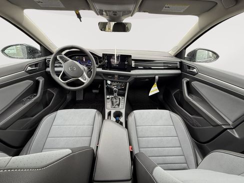 New 2025 Volkswagen Jetta SE image 11