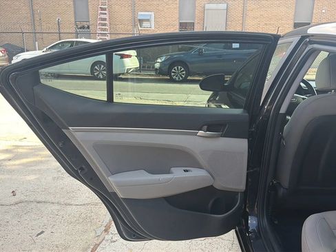 Used 2019 Hyundai Elantra Value Edition FWD image 17