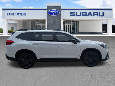 Certified 2024 Subaru Ascent Onyx Edition Limited AWD/4WD image 3