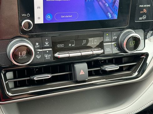 Used 2023 Toyota Highlander LE image 10