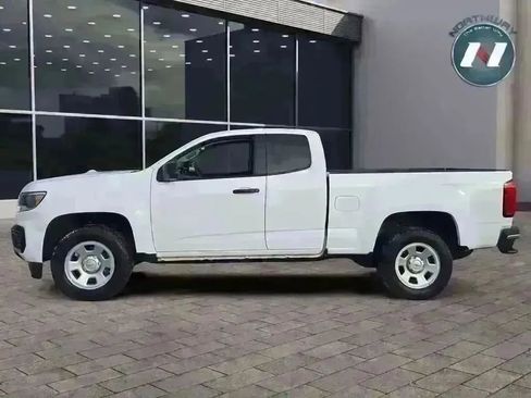 Used 2022 Chevrolet Colorado W/T image 2