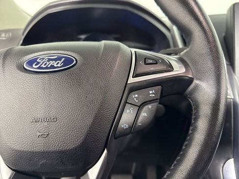 Used 2022 Ford Edge Titanium w/ Class II Trailer Tow Package image 31