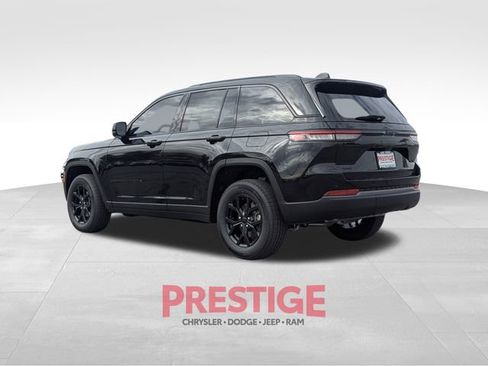New 2026 Jeep Grand Cherokee Altitude image 9