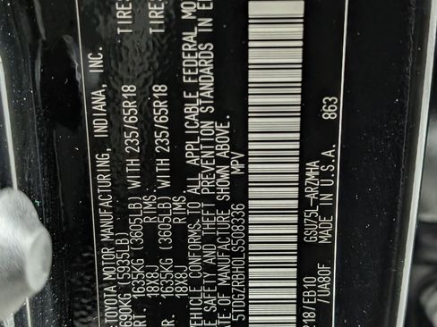 Used 2020 Toyota Highlander XLE image 27