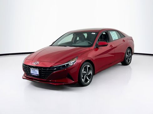 Used 2023 Hyundai Elantra SEL w/ Convenience Package image 1