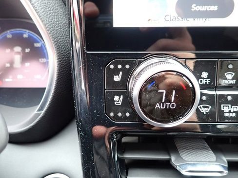 New 2026 Toyota Highlander Platinum image 18