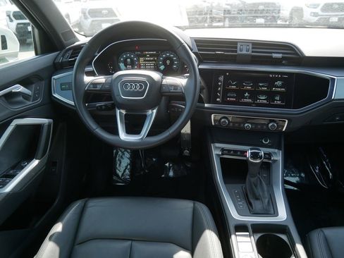 Used 2025 Audi Q3 2.0T Premium image 12