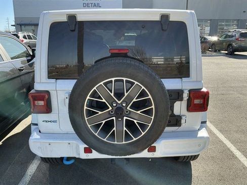 Used 2022 Jeep Wrangler Unlimited Sahara image 6
