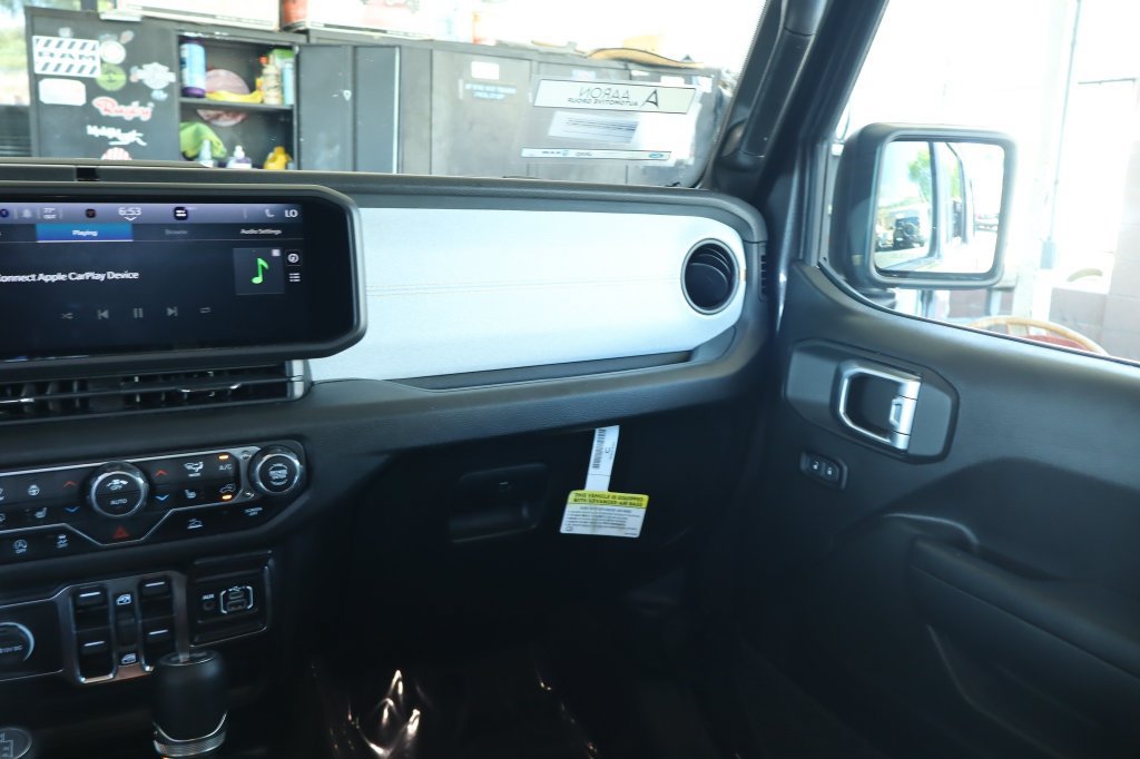 Used 2025 Jeep Wrangler Unlimited Sport AWD/4WD image 30