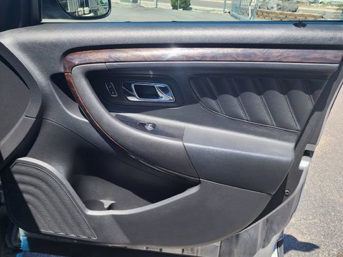 Used 2016 Ford Taurus Limited FWD image 6