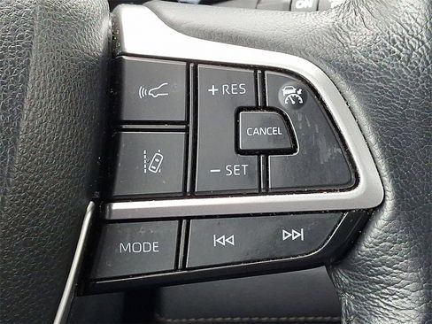 Certified 2024 Toyota Sienna XLE image 24