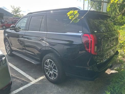 Certified 2025 Ford Expedition Active AWD/4WD image 3