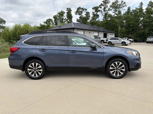 Used 2015 Subaru Outback 2.5i Limited AWD/4WD image 4