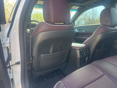 Used 2024 Cadillac CT4 V w/ Technology Package image 30