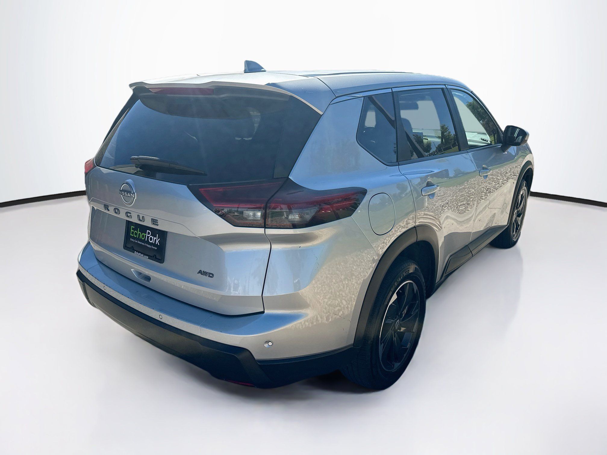 Used 2025 Nissan Rogue SV AWD/4WD image 9