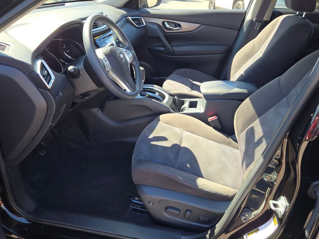 Used 2015 Nissan Rogue SV AWD/4WD image 21