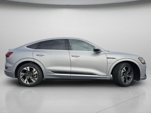 Used 2022 Audi e-tron Premium image 27