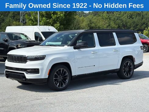 Used 2025 Jeep Grand Wagoneer L Series II Obsidian w/ Quick Order Packagew 28T AWD/4WD image 3