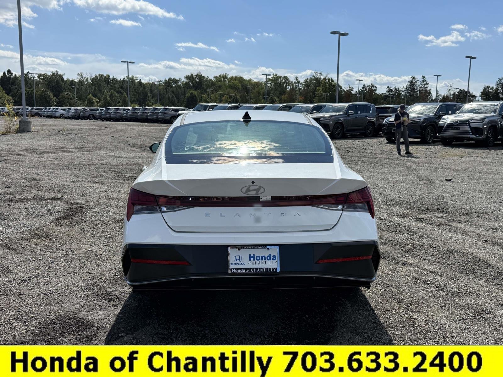 Used 2024 Hyundai Elantra SEL w/ Convenience Package FWD image 3
