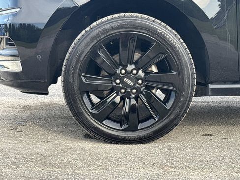 Used 2022 Lincoln Navigator Reserve AWD/4WD image 9