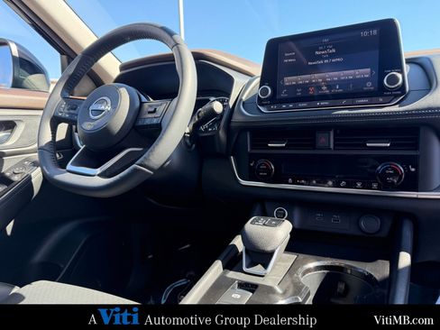 Used 2023 Nissan Rogue SV w/ SV Premium B Package image 32