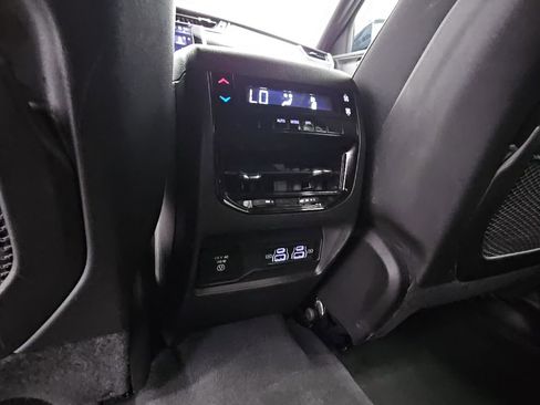 Used 2024 Jeep Grand Cherokee L Laredo image 35