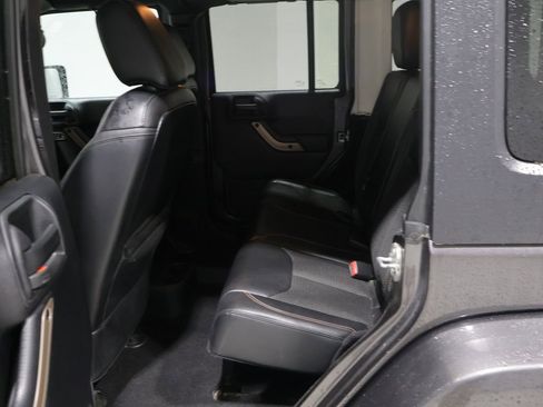 Used 2016 Jeep Wrangler Unlimited Sahara AWD/4WD image 17