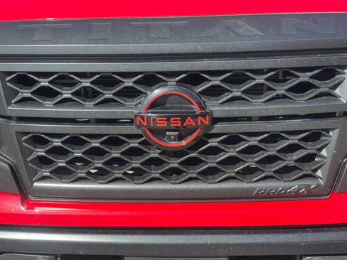 Used 2024 Nissan Titan PRO-4X w/ Pro-4x Convenience Package AWD/4WD image 9