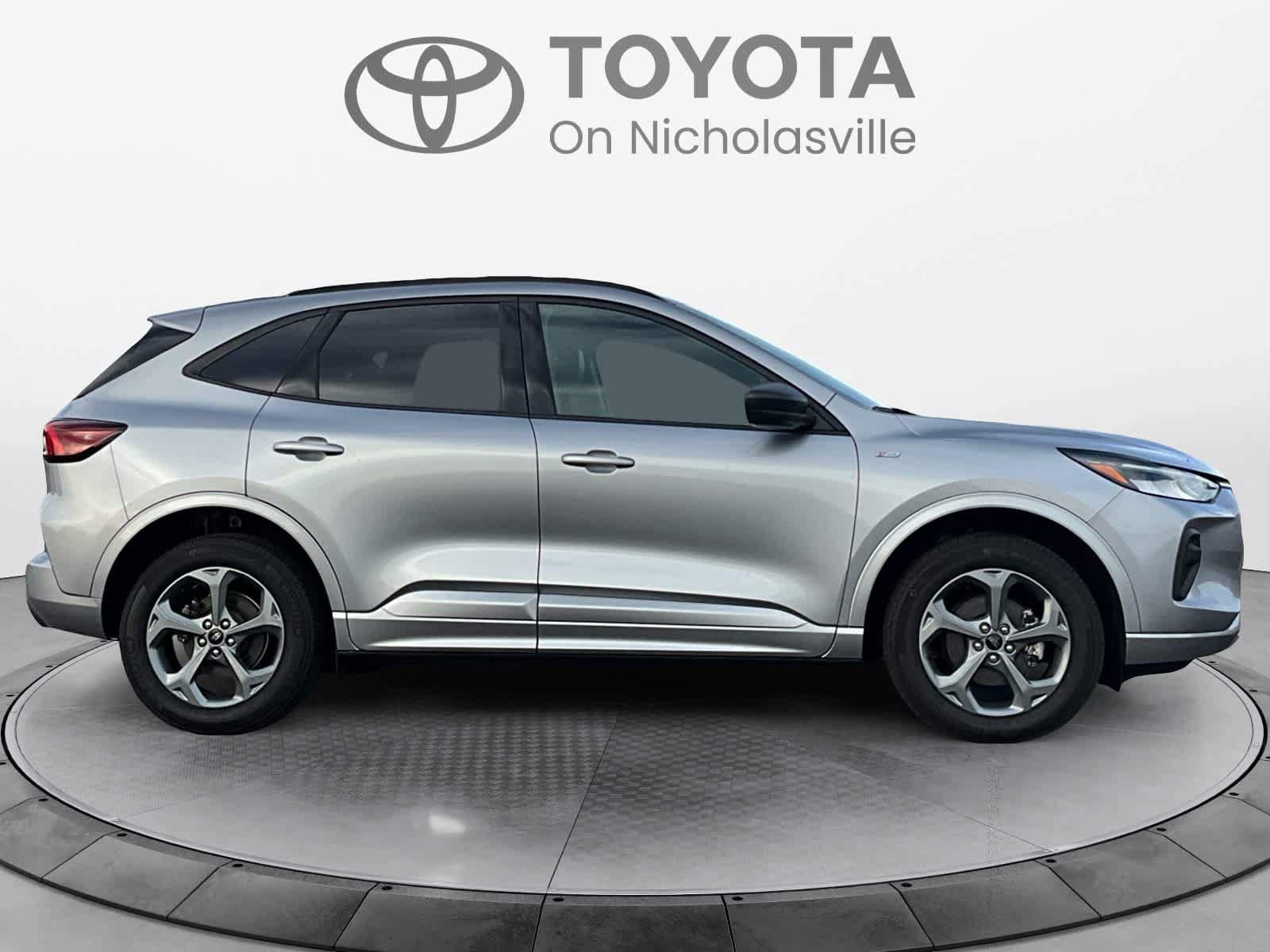 Used 2024 Ford Escape ST-Line w/ Tech Pack #1 AWD/4WD image 6