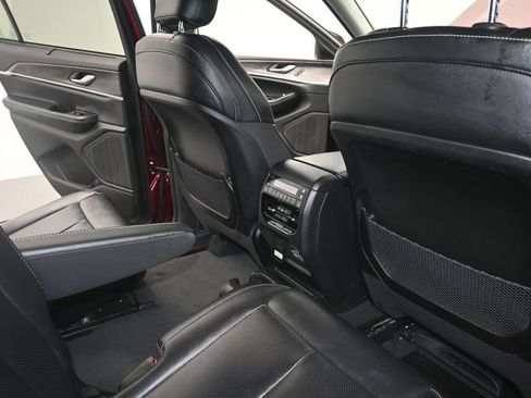 Used 2024 Jeep Grand Cherokee L Limited w/ Luxury Tech Group II RWD image 12