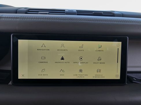 Certified 2020 Land Rover Defender 110 HSE image 24