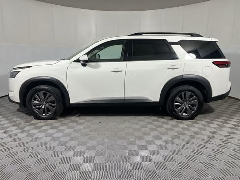 Used 2025 Nissan Pathfinder SV AWD/4WD image 5