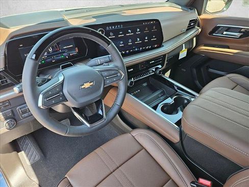 New 2026 Chevrolet Suburban High Country AWD/4WD image 3